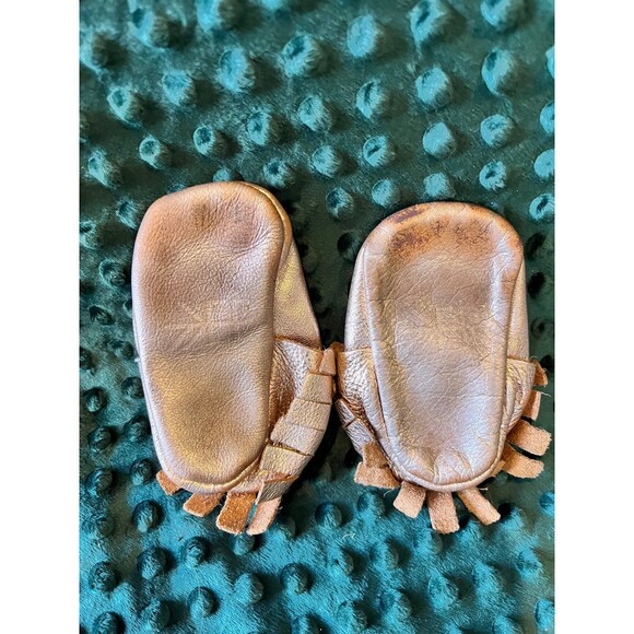 Freshly Picked Moccasins size 2.5 2 1/2 rose gold pink metallic shoes - Picture 4 of 5